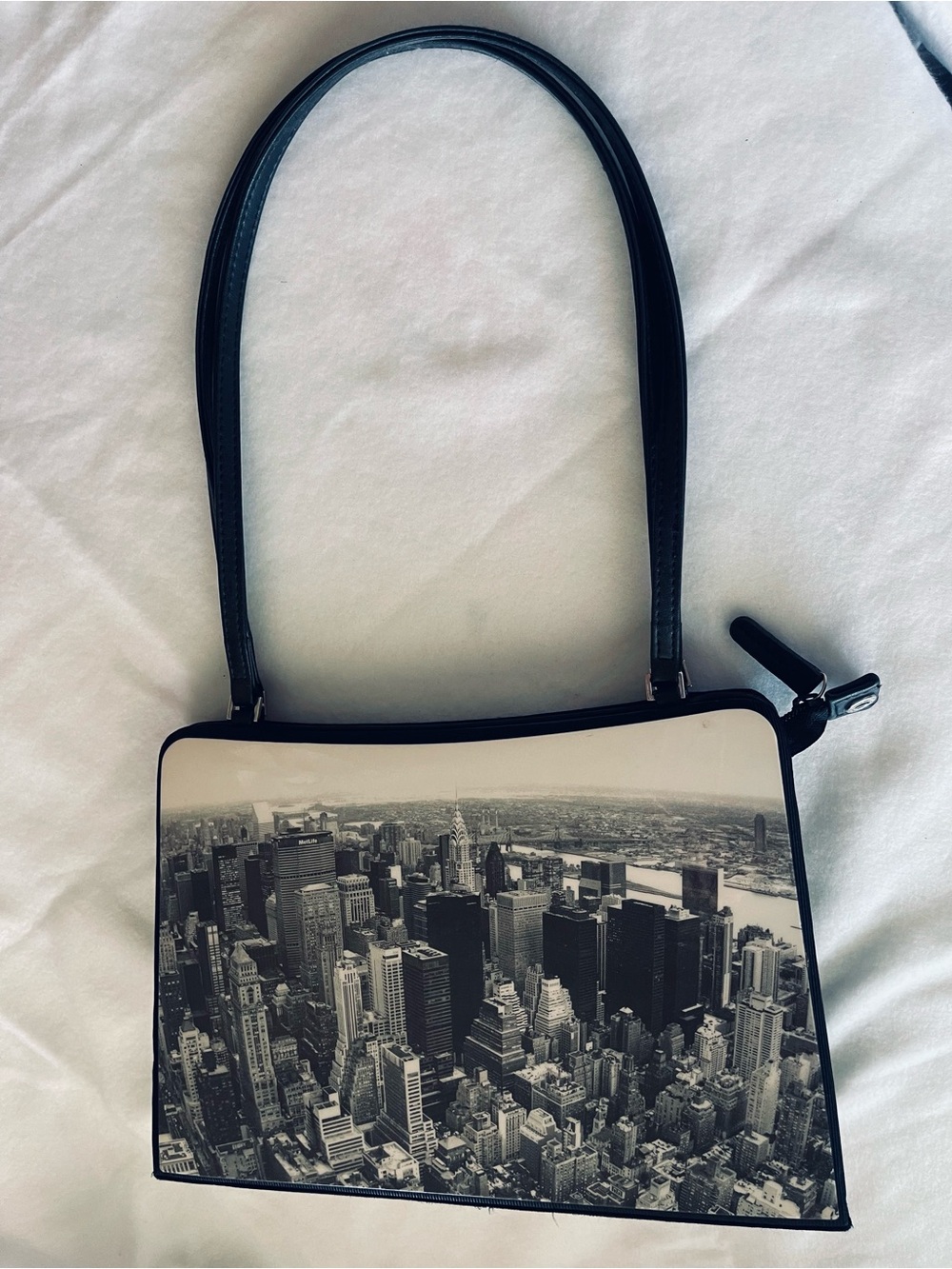 Black & White New York Cityscape Shoulder Bag
